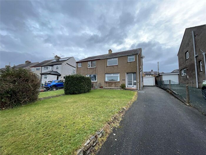 3 Bedroom Semi-Detached House To Rent In Ffriddoedd Road, Bangor, Gwynedd, LL57