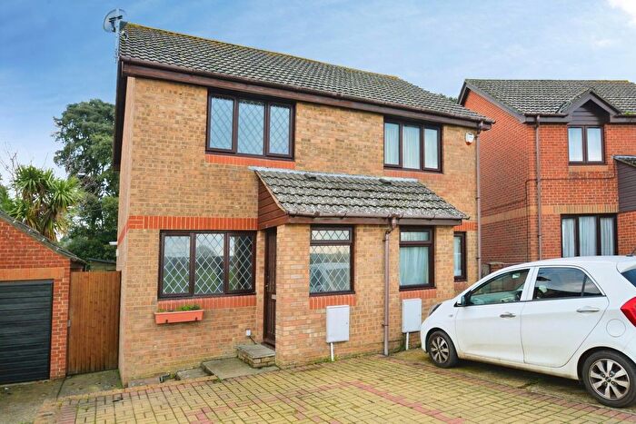 2 Bedroom Property To Rent In Fairfield Gardens, Sandown, PO36