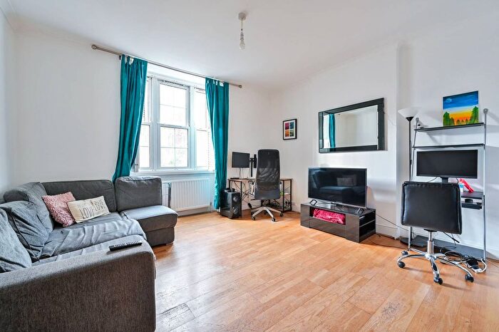 1 Bedroom Flat To Rent In Tooley Street, Shad Thames, London, SE1