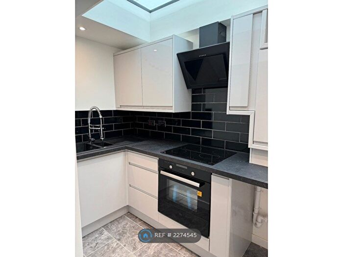 3 Bedroom Terraced House To Rent In High Cross Street, St. Austell, PL25