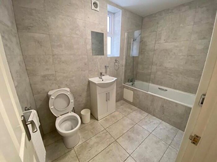 2 Bedroom Flat To Rent In Stoke Road, Shelton, Stoke-On-Trent, ST4