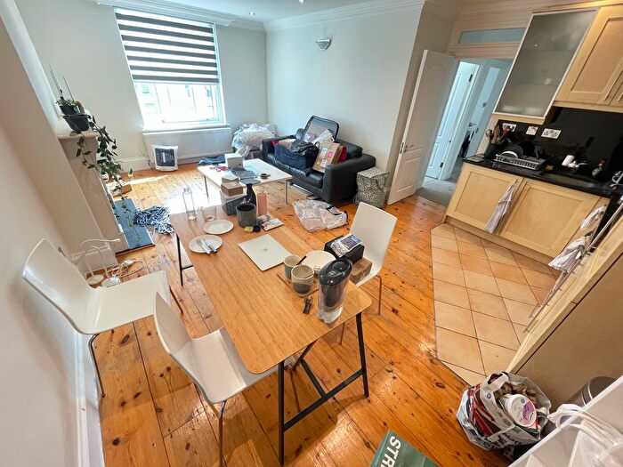 2 Bedroom Flat To Rent In Balls Pond Road, Islington, N1