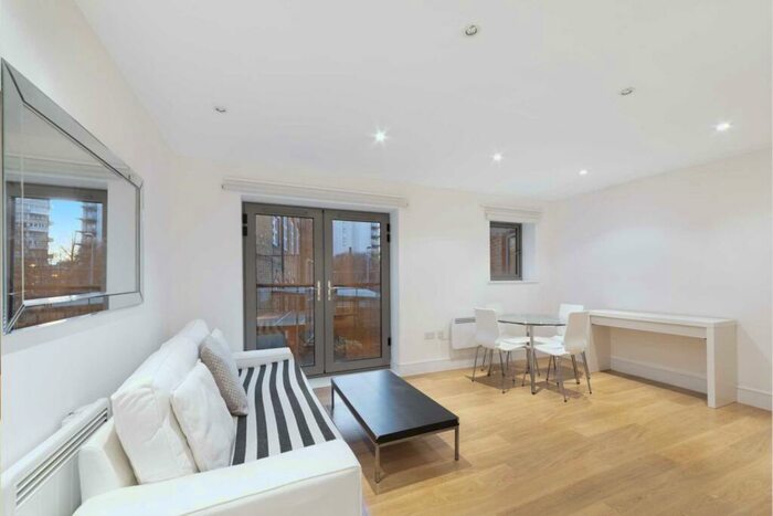 1 Bedroom Apartment To Rent In Salmon Lane, Limehouse, London, E14