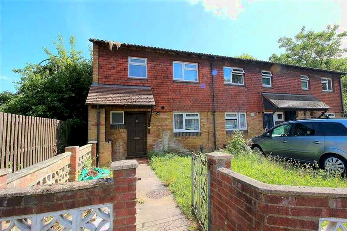 3 Bedroom Property To Rent In Alexandra Road, London, E17