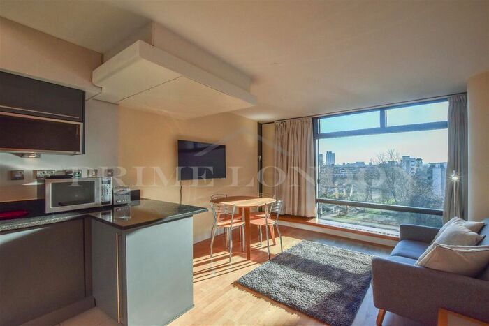 1 Bedroom Flat To Rent In Parliament View Apartments, Albert Embankment, London, SE1