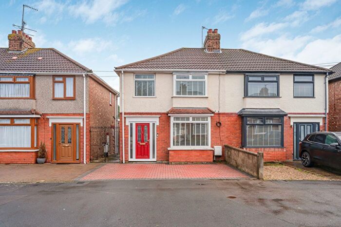 3 Bedroom Semi-Detached House For Sale In Cumberland Road, Swindon, SN3