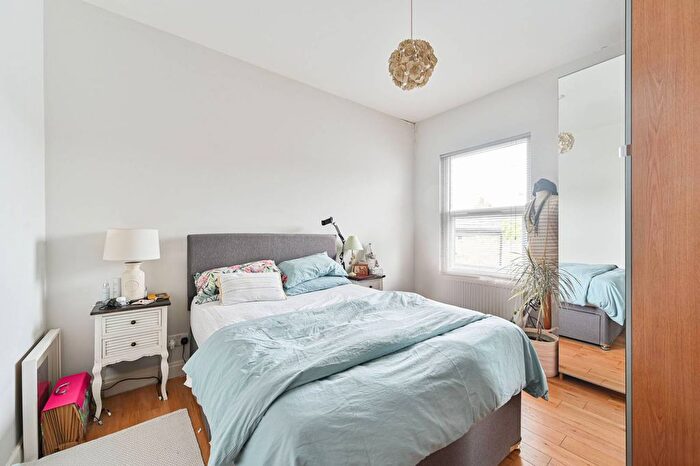1 Bedroom Flat To Rent In Natal Road, Streatham Common, London, SW16