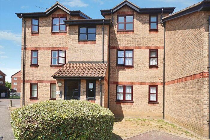 1 Bedroom Flat To Rent In Emerald House, Rainham, RM13