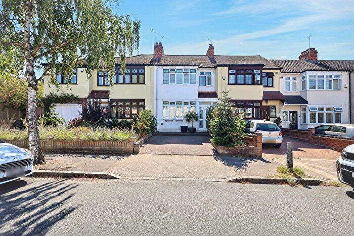 3 Bedroom Terraced House For Sale In Devonshire Road, Hornchurch, RM12