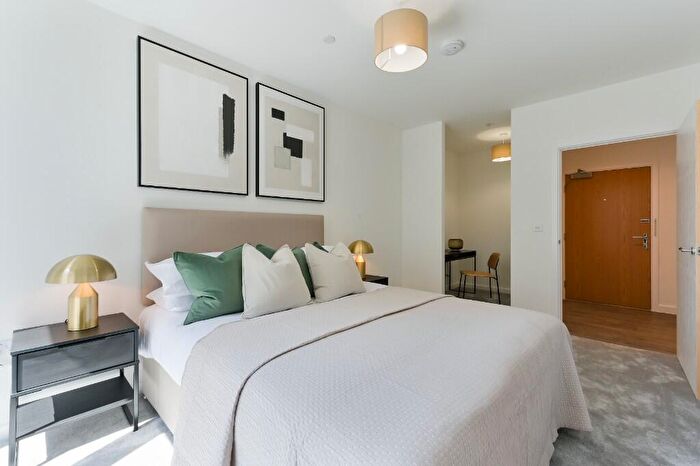 2 Bedroom Flat To Rent In Wolff House, Ridgeway Views, London, NW7