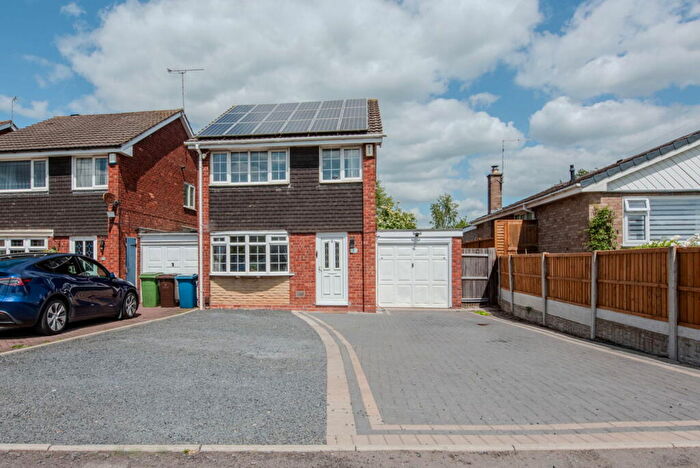 3 Bedroom Link Detached House For Sale In Hambridge Close, Stafford, ST17