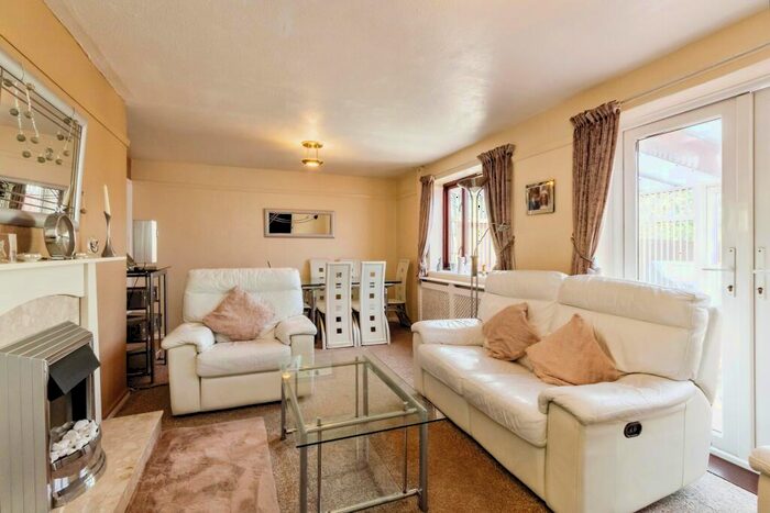 3 Bedroom Terraced House For Sale In Trenchard Close, Newton, Nottinghamshire, NG13