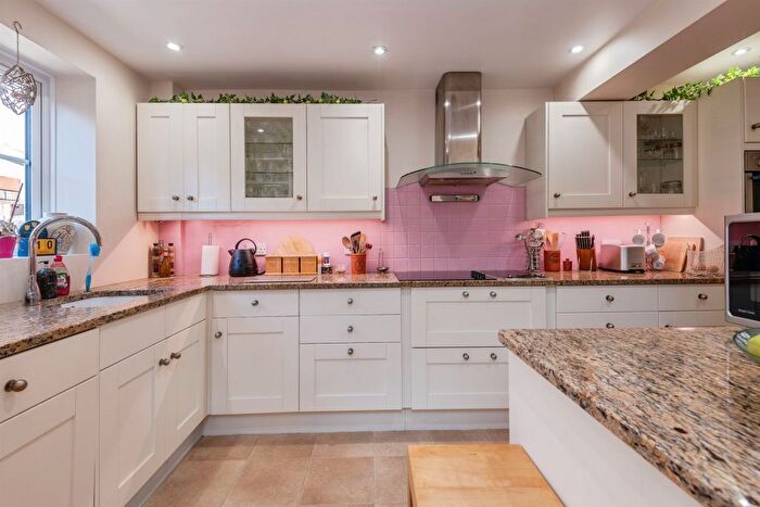3 Bedroom End Of Terrace House For Sale In Hollywell Lake, Wellington, TA21