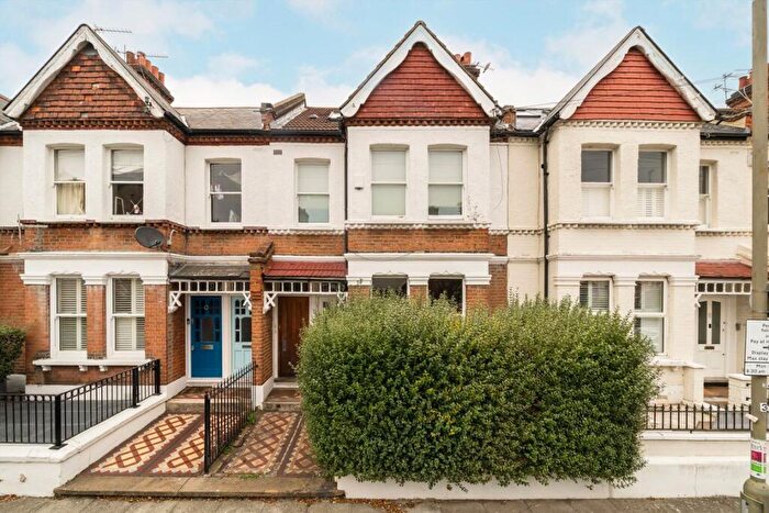 2 Bedroom Maisonette For Sale In Ravenstone Street, Balham, SW12