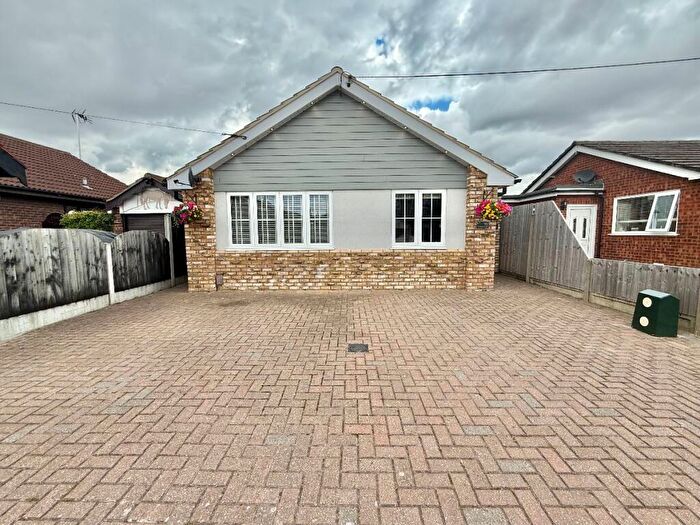 2 Bedroom Bungalow For Sale In Tilburg Road, Canvey Island, SS8