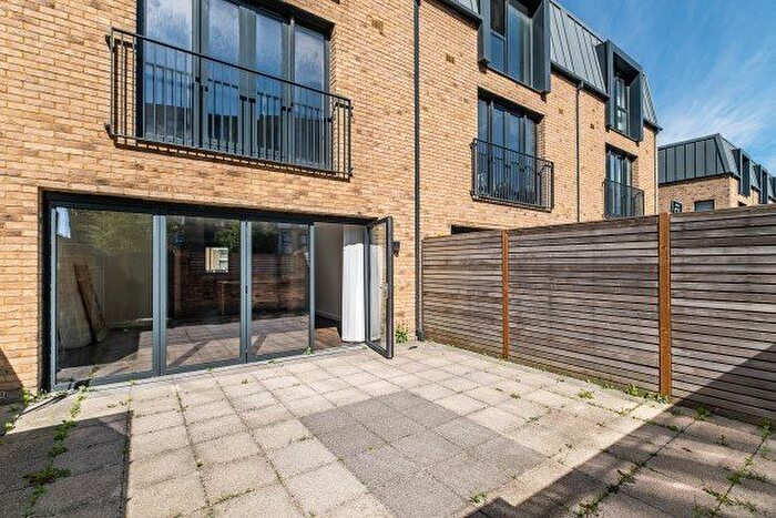 4 Bedroom Property To Rent In Grafton Road, Croydon, CR0