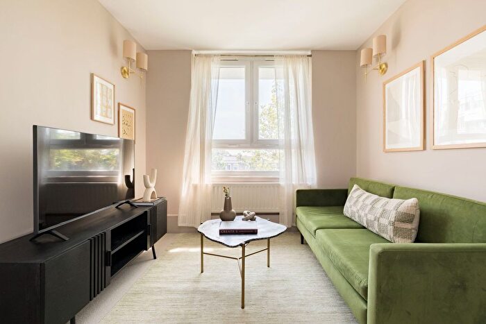 3 Bedroom Flat For Sale In Newington Green, Hathersage Court Newington Green, N1