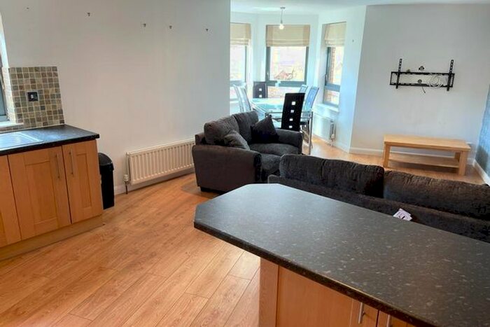 3 Bedroom Flat To Rent In Middlesex Gardens, Kinning Park, Glasgow, G41