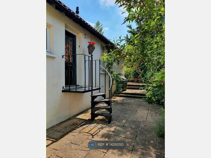 1 Bedroom Maisonette To Rent In Banstead Road, Banstead, SM7