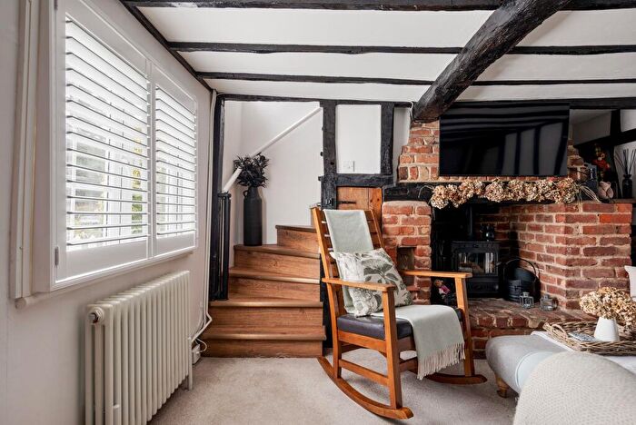 2 Bedroom Semi-Detached House For Sale In Runwell Road, Runwell, SS11