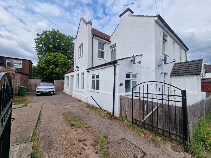 1 Bedroom Flat For Sale In Peel Road, Harrow, HA3