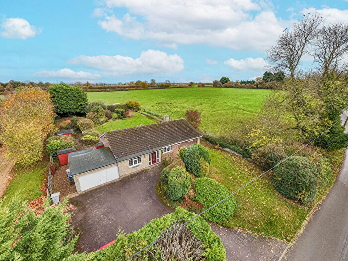 4 Bedroom Detached Bungalow For Sale In High Street, Harrington, NN6