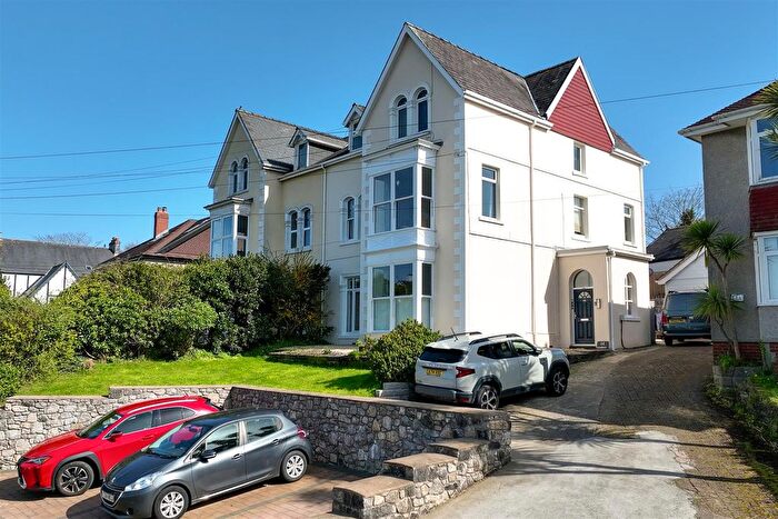 3 Bedroom Flat For Sale In Overland Road, Langland, Swansea, SA3