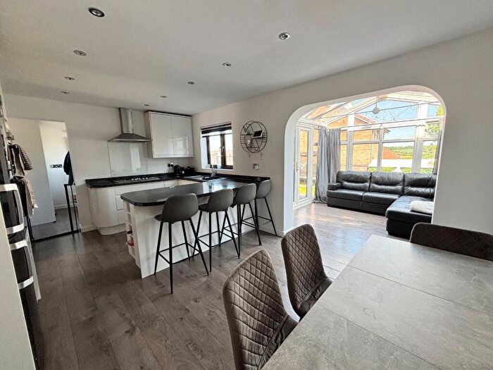 4 Bedroom Semi-Detached House For Sale In St Mary's Rise, Writhlington, Radstock, BA3