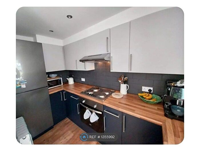 2 Bedroom Maisonette To Rent In High Street, Edenbridge, TN8