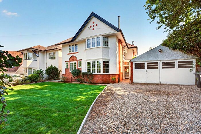 4 Bedroom Detached House For Sale In Rotherfield Road, Bournemouth, BH5