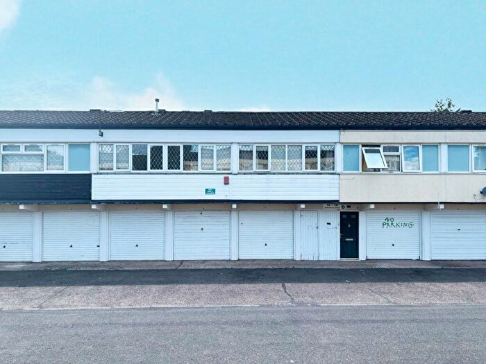 2 Bedroom Maisonette For Sale In Lakedown Close, Druids Heath, B14