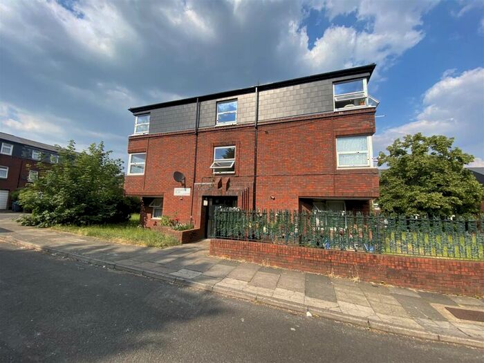 2 Bedroom Flat To Rent In Colebrook Way, New Southgate, N11