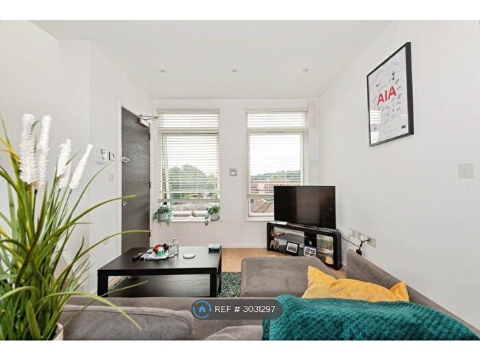1 Bedroom Flat To Rent In Decimal Court, Purley, CR8