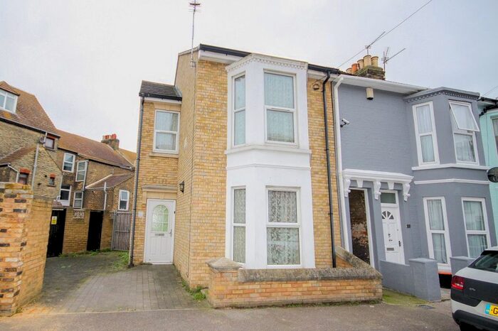 2 Bedroom Property To Rent In Meyrick Road, Sheerness, ME12