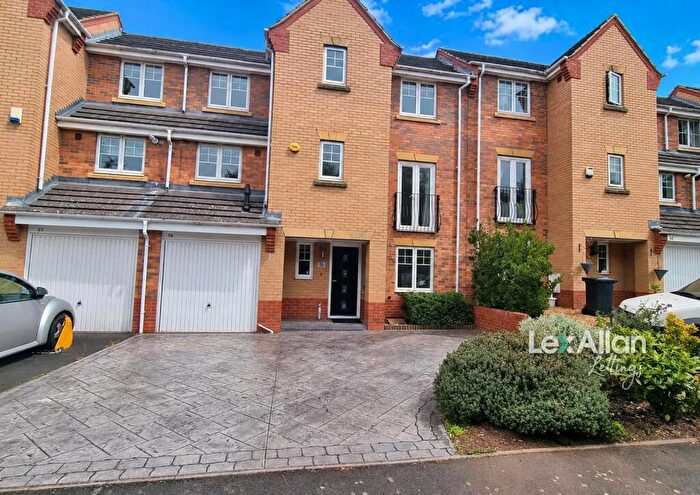 3 Bedroom Town House To Rent In Avon Road, Halesowen, B63