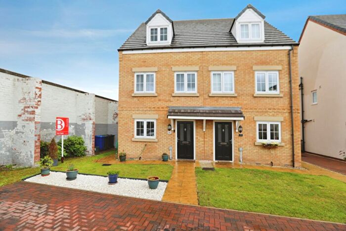 3 Bedroom Semi-Detached House For Sale In Thorpe Gardens, Doncaster, South Yorkshire, DN4