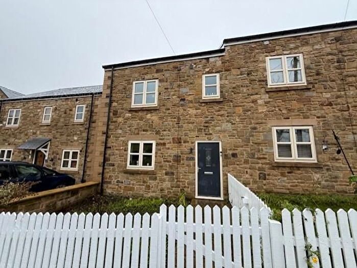 4 Bedroom Semi-Detached House For Sale In West Farm Drive, Chopwell, Chopwell, Tyne And Wear, NE17