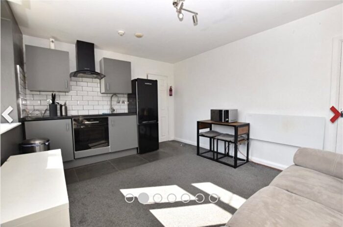 1 Bedroom Flat To Rent In Chapel Lane, Headingley, Leeds, LS6