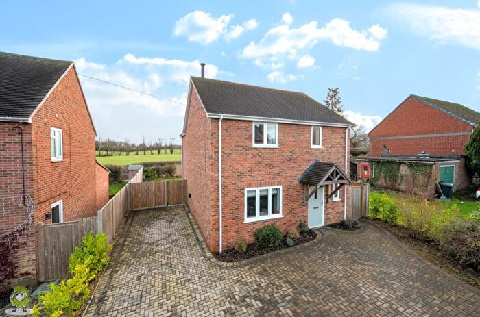 3 Bedroom Detached House For Sale In Holt Cottages, Ashford Hill, Thatcham, Berkshire, RG19