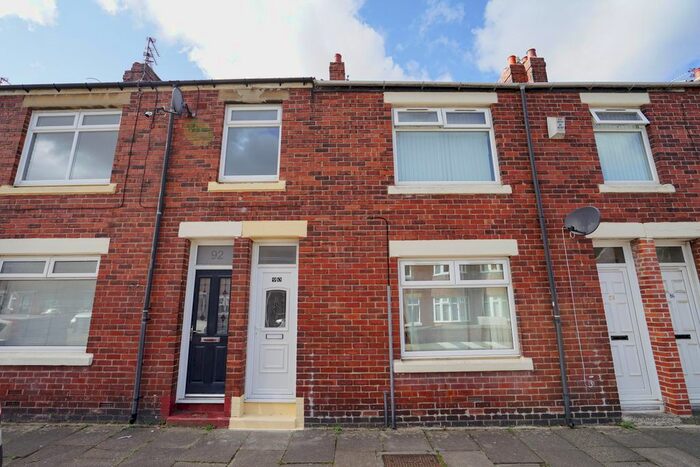 3 Bedroom Flat To Rent In Northbourne Road, Jarrow, Hebburn, NE32