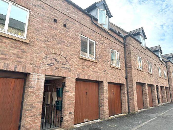 2 Bedroom Flat For Sale In Tannery Mews, Lawrence Street, York, YO10