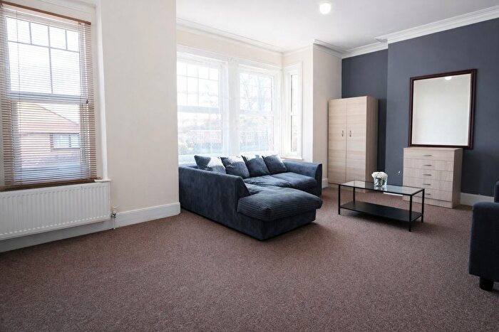 2 Bedroom Flat To Rent In Fyfield Road, Enfield, EN1