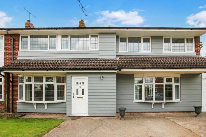 4 Bedroom Semi-Detached House To Rent In Orchard Piece, CM4