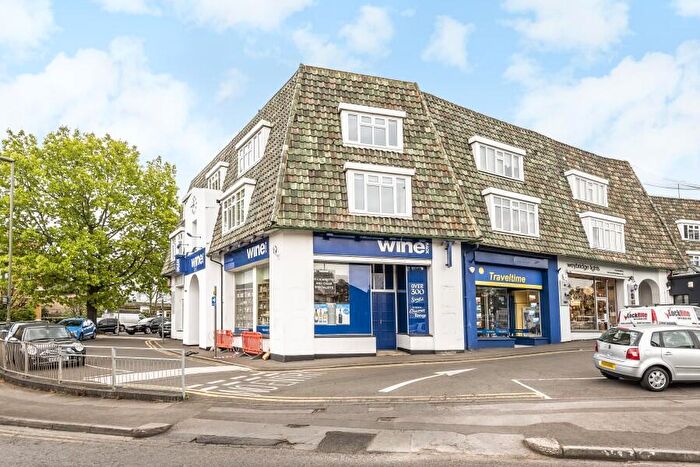 3 Bedroom Apartment To Rent In Weybridge, Surrey, KT12