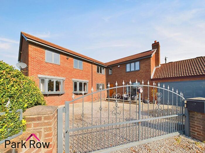 5 Bedroom Detached House For Sale In North Road, Brotherton, Knottingley, WF11