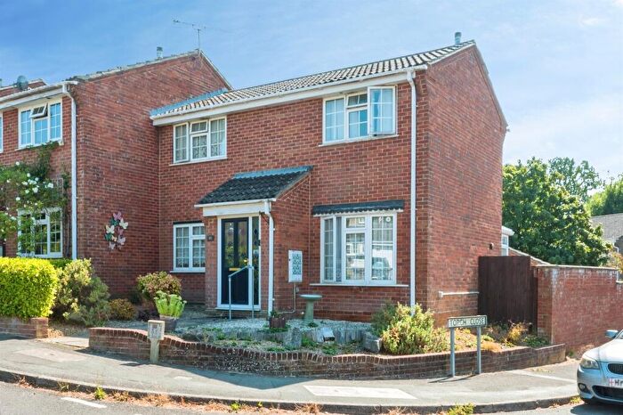 3 Bedroom Semi Detached House For Sale In Olympic Way, Bishopstoke, Eastleigh, SO50