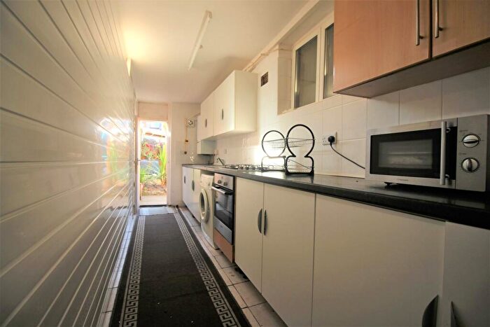4 Bedroom Terraced House To Rent In Poplars Road, Walthamstow, E17