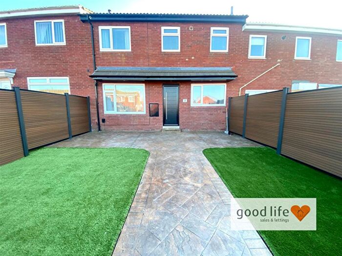3 Bedroom Terraced House For Sale In Brookbank Close, Hall Farm, Sunderland, SR3