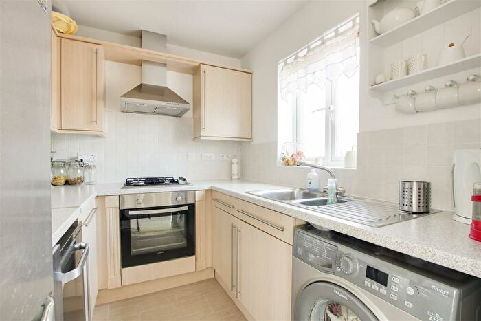 2 Bedroom Flat To Rent In Kelham Drive, Sherwood, Nottinghamshire, NG5