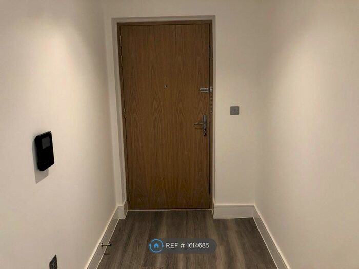 1 Bedroom Flat To Rent In Healum Avenue, Southall, London, UB2